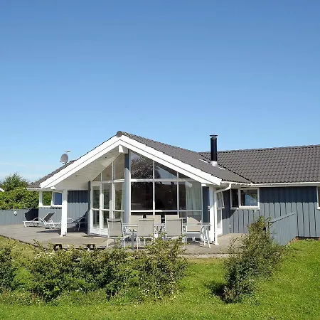 別荘 Contemporary Holiday In B Rkop With Sauna *